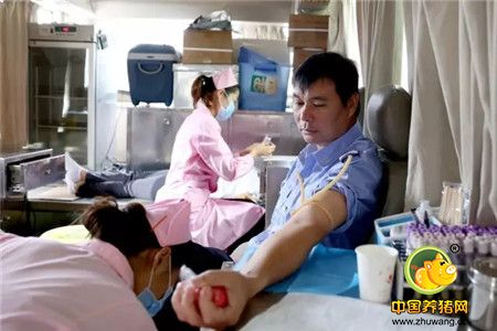 扬翔公司开展“关爱地贫”无偿献血活动