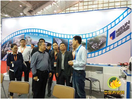 抢占国际养猪技术制高点——林印孙总裁、林峰总经理率团出席第五届李曼中国养猪大会