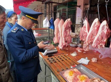 “三查两诺”加强大肉市场监管 确保人民食用放心肉
