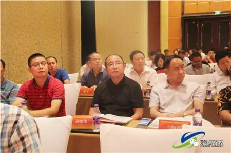 　2017年9月14日下午，中国畜牧业协会猪业分会第四次会员代表大会及四届一次理事会在北京召开，中国畜牧业协会会长李希荣等领导参加了会议