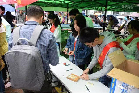  2017年10月15日，全国执业兽医资格考试（广东考区广州考点）在华南农业大学顺利进行，全省共计4000余名兽医界同行前往华农参加了此次考试。