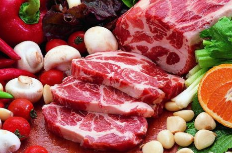  2017年10月25日据统计全国瘦肉型猪出栏均价7.05元/斤，较昨日上涨0.03元/斤，较去年同期8.03元/斤下跌0.98元。
