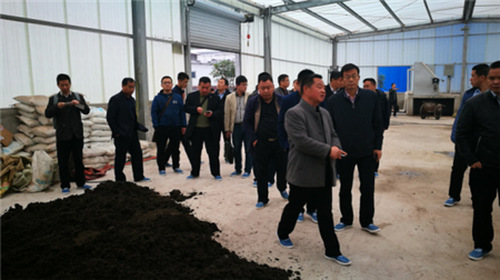 山东考察团参观武胜天兆中心猪场正在建设中的二期项目