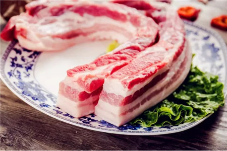 美国国家猪肉委员会市场情报总监Patrick Fleming说，世界市场正开始尝试品尝美国猪肉的味道，而Kems公司经济学家Steve Meyer说，他看到世界不同地区的猪肉消费增长率各有不同。