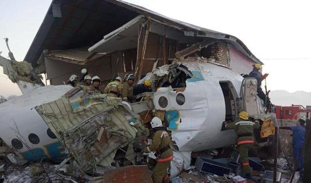 已致15死！坠机幸存中国女乘客回忆……