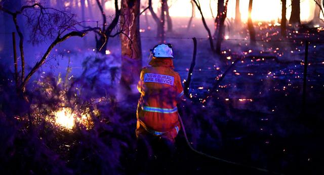 澳洲山火进展：烟雾已飘至巴西南部 死亡人数达25人