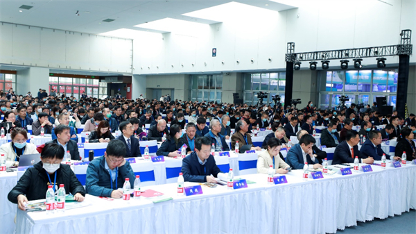 首届中国饲料产业发展论坛在南京召开
